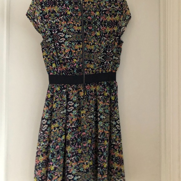 Spring dress - Picture 3 of 7